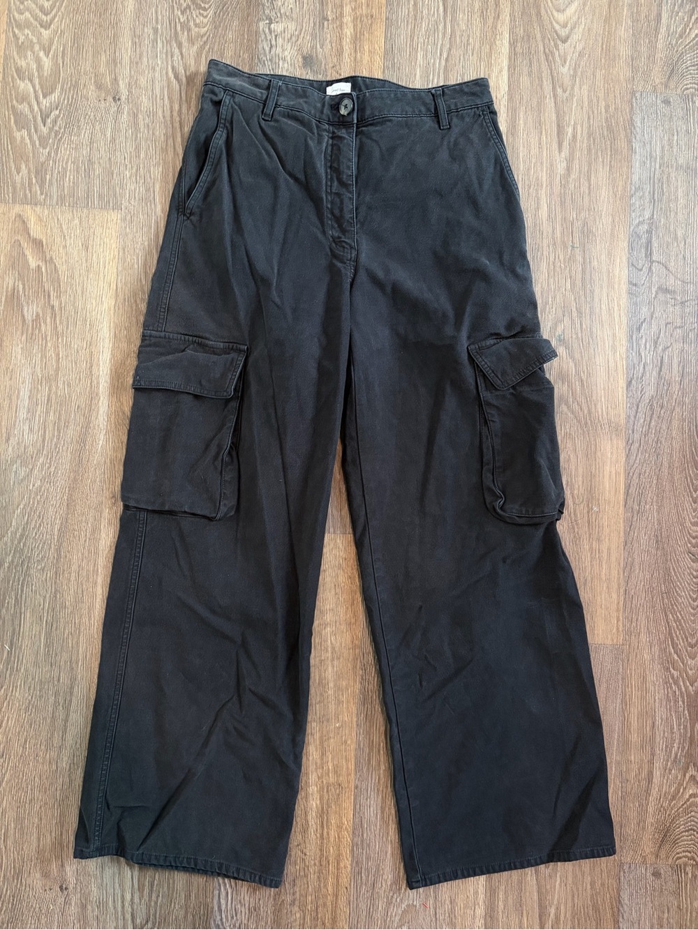 Aritzia Wilfred Free Picture Cargo Pants 10 Black Wide Leg Utility Y2K